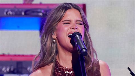 Maren Morris goes topless in new photos after a week of。